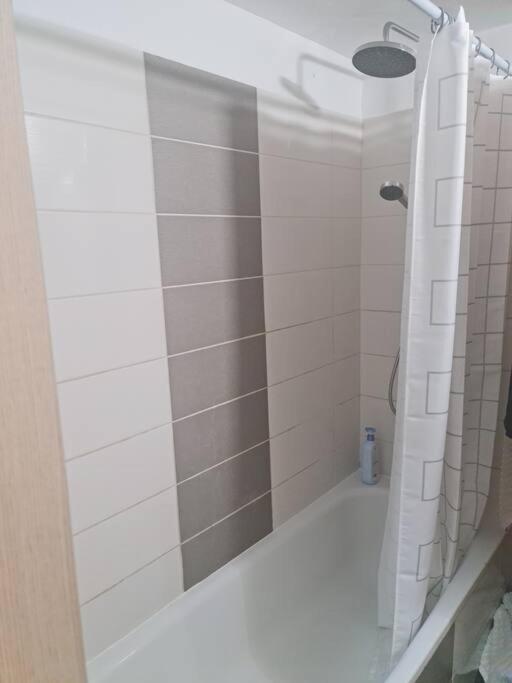 מרחק נגיעה בתקווה Apartamento Petach Tikva Exterior foto